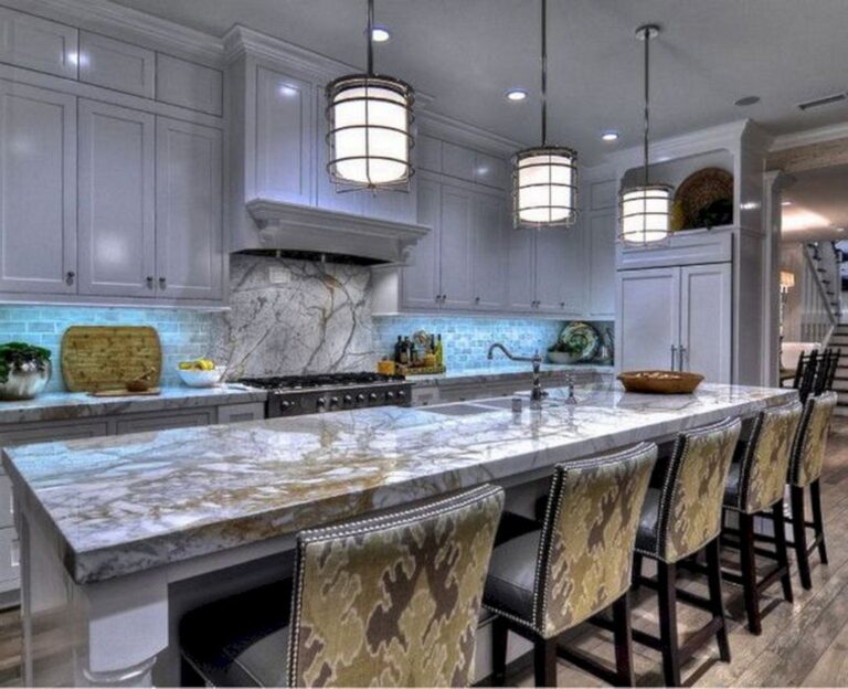 Read more about the article How Does Marble Compare to Granite for High-End Countertops?